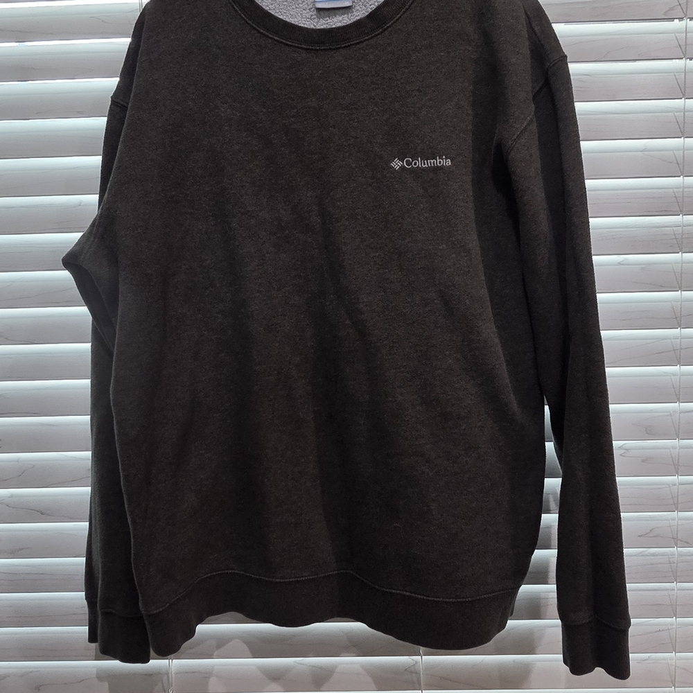 Columbia Men's Dark Gray Crewneck Sweater